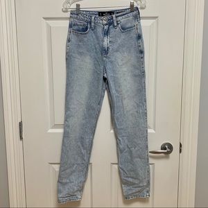Hollister Ultre High Rise Mom Jean